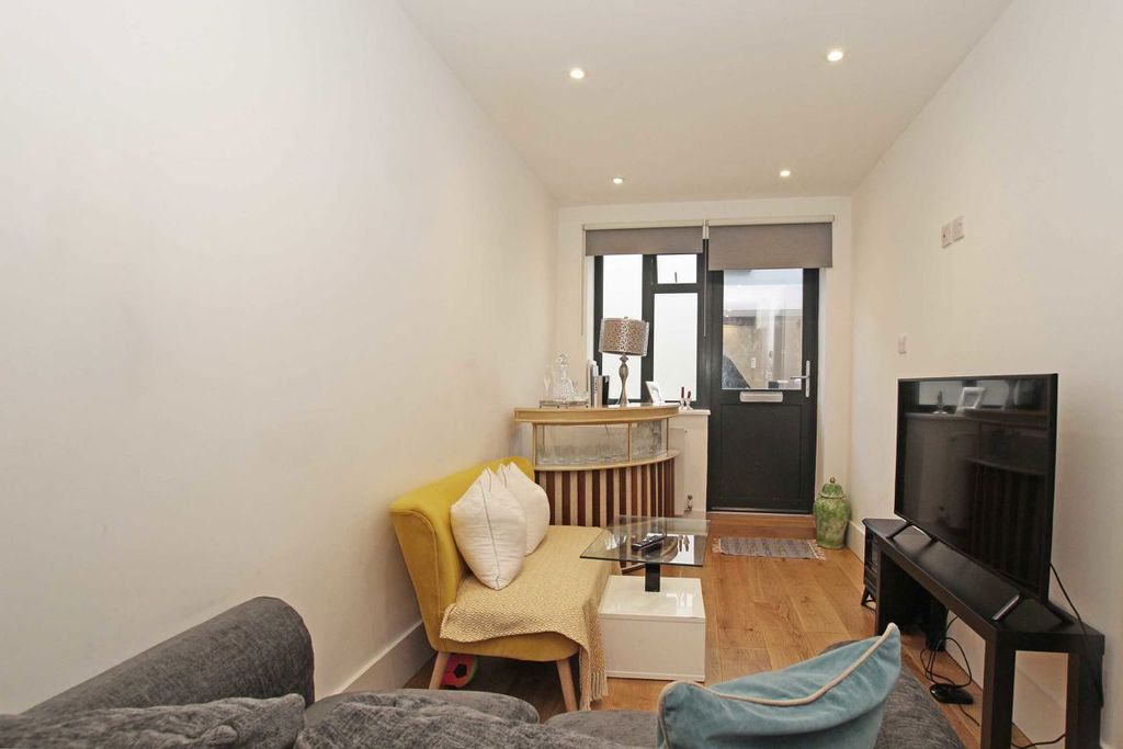 Property photo 2 of 4