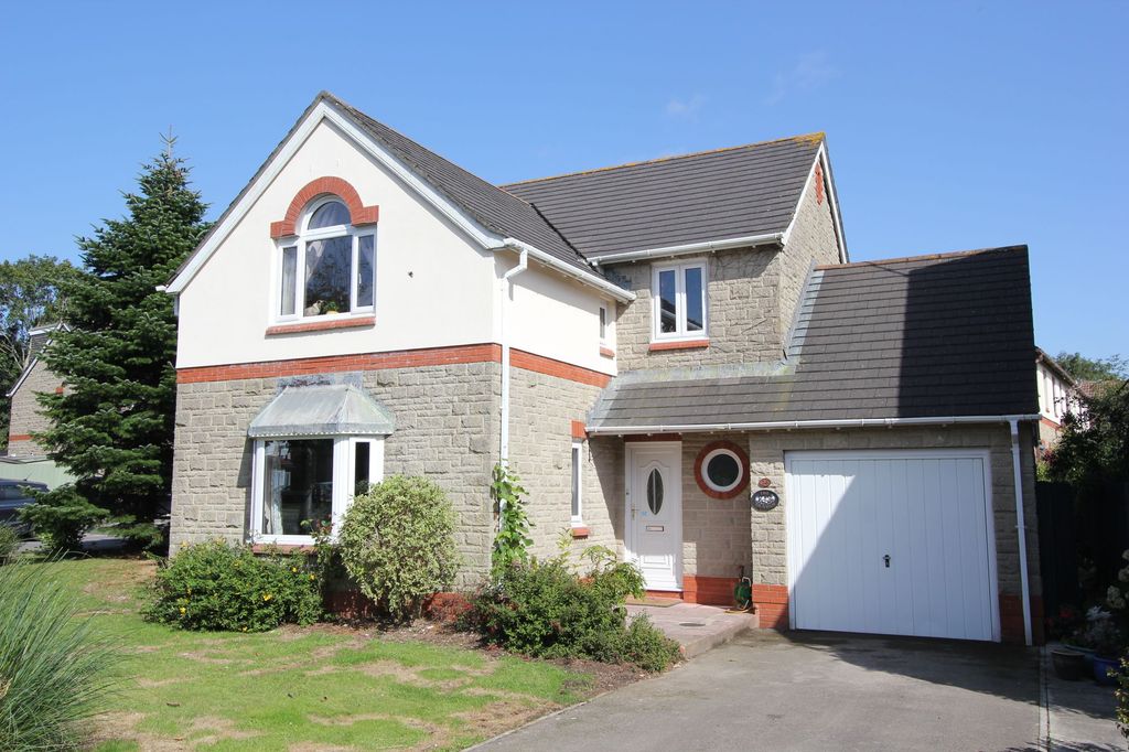 Property photo 1 of 33
