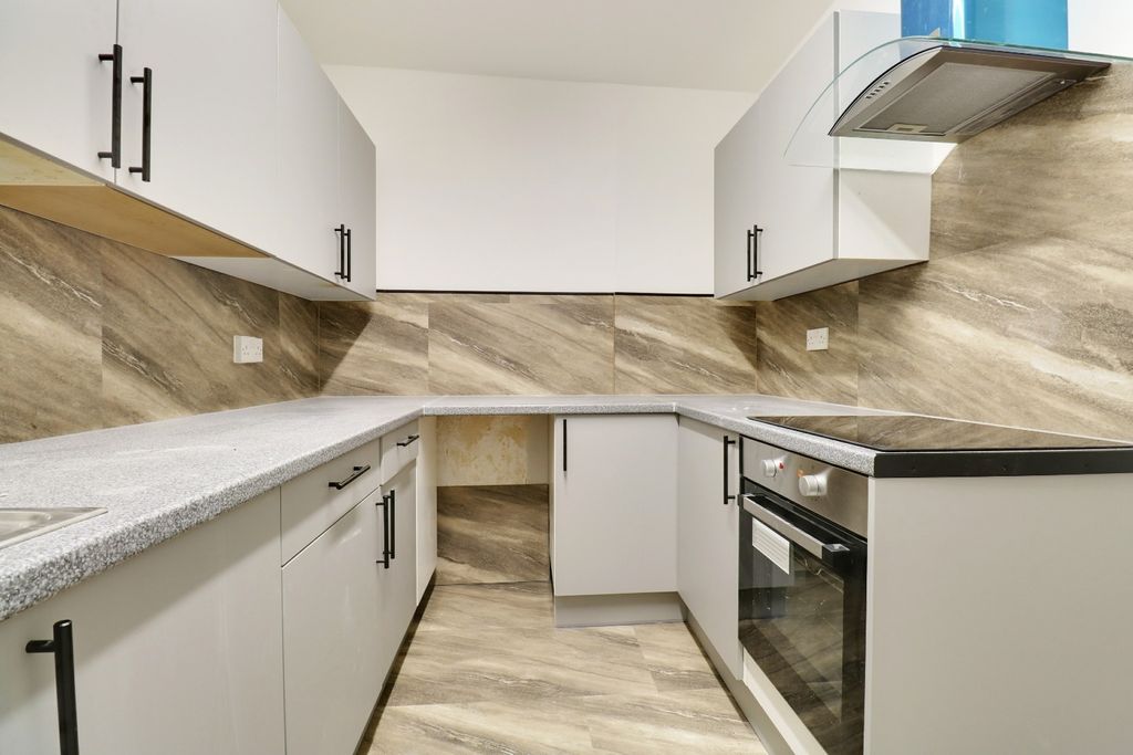Property photo 1 of 5 5165830