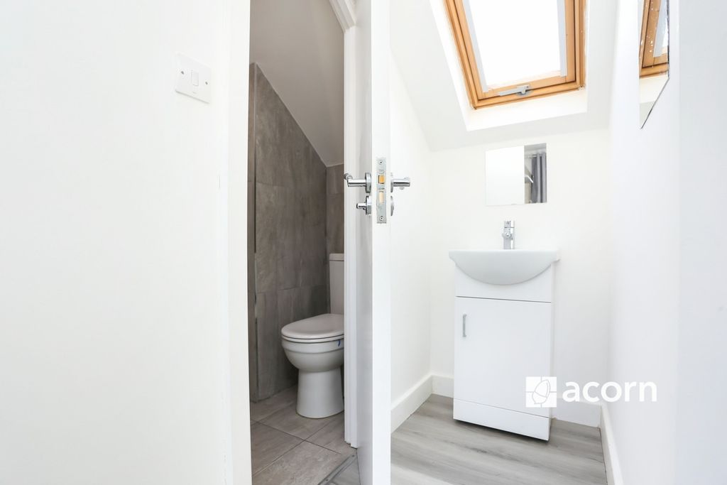 Property photo 2 of 10 Ab98014E-42c5-F01...