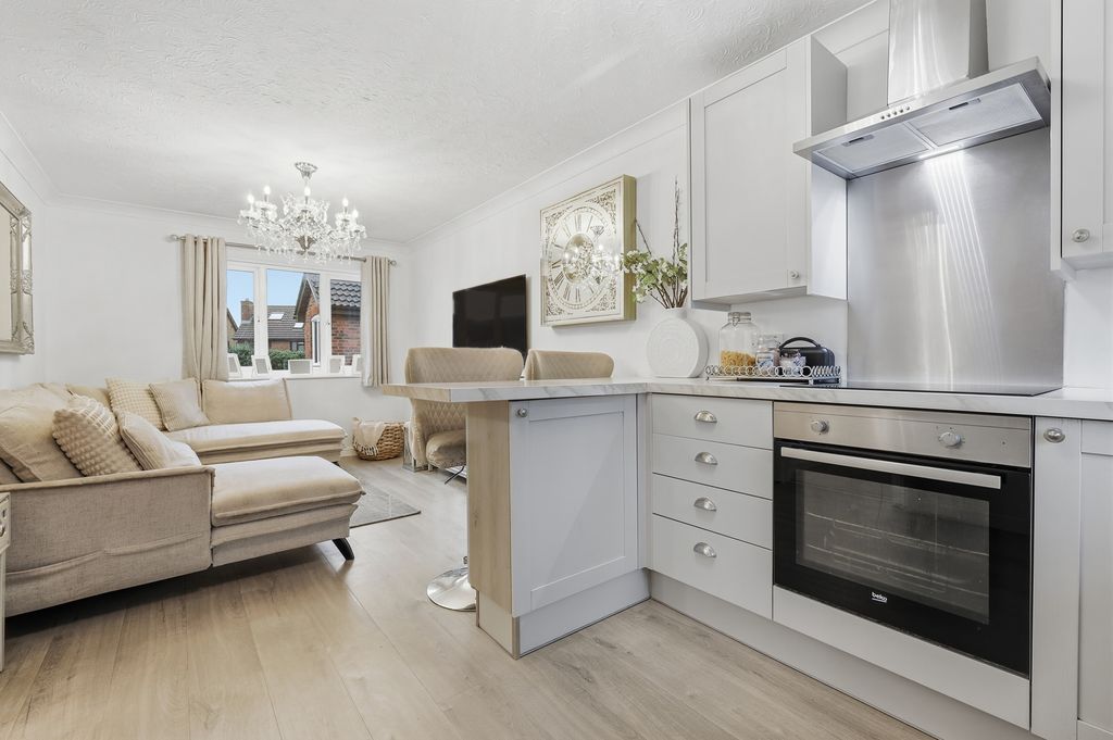 Property photo 3 of 12