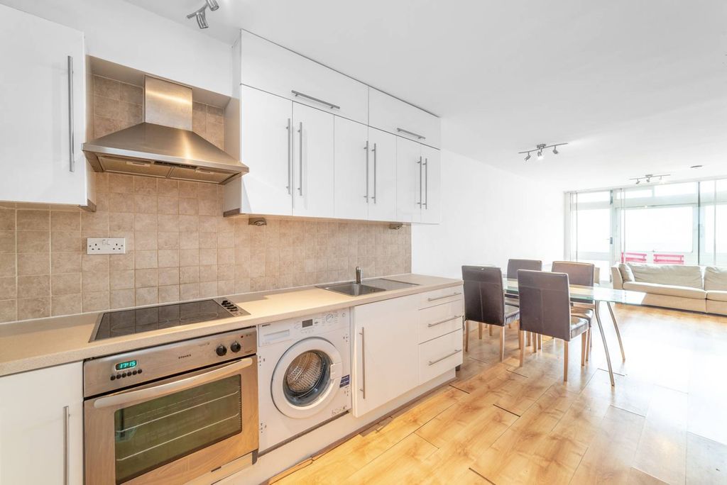 Property photo 2 of 6