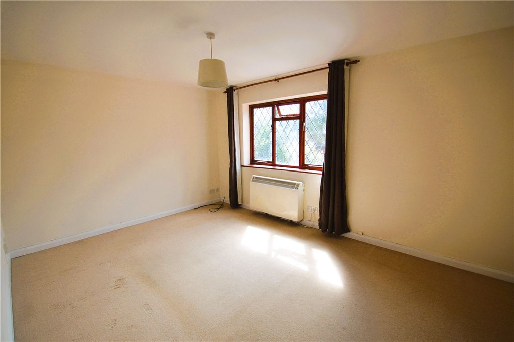 Property photo 2 of 5 Picture No. 13