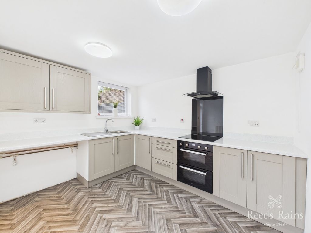 Property photo 2 of 19 Kitchen