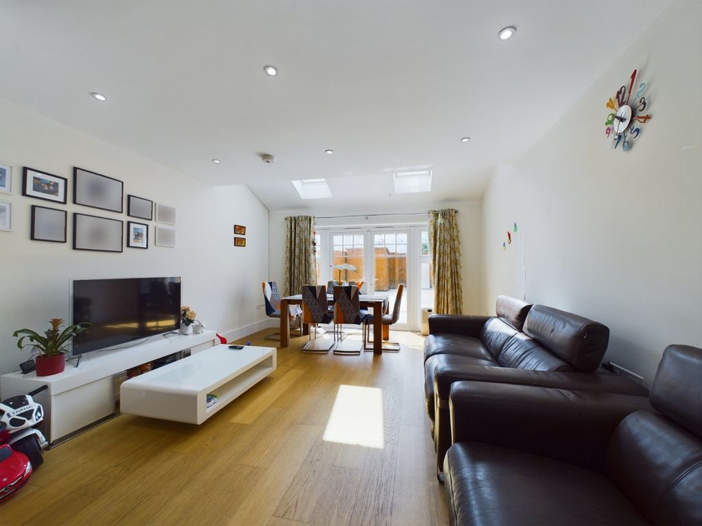 Property photo 3 of 12 Picture No. 24