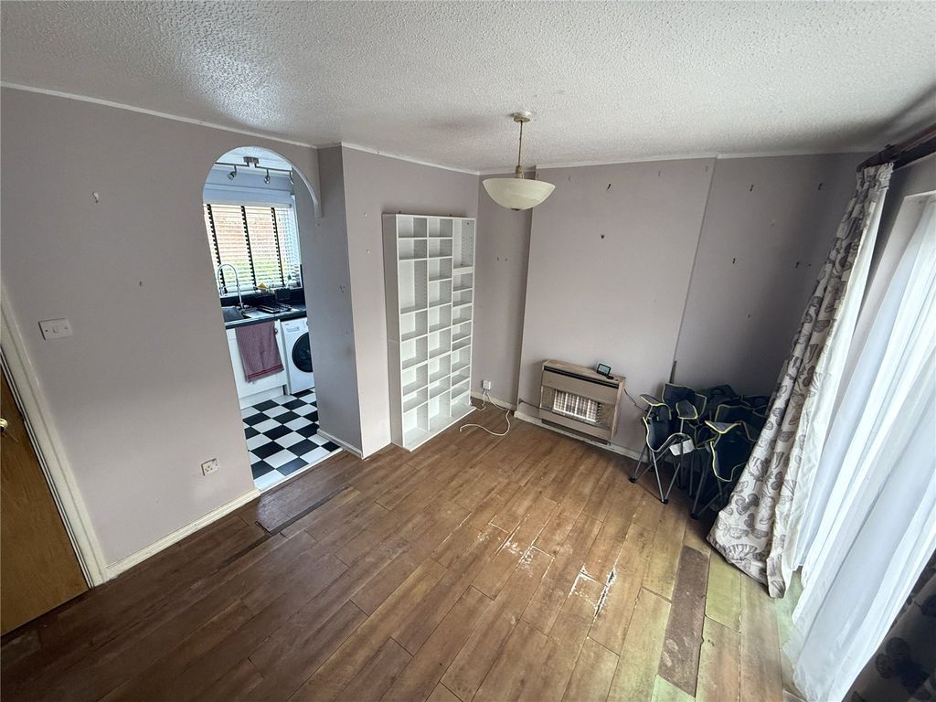 Property photo 2 of 8 Living Room