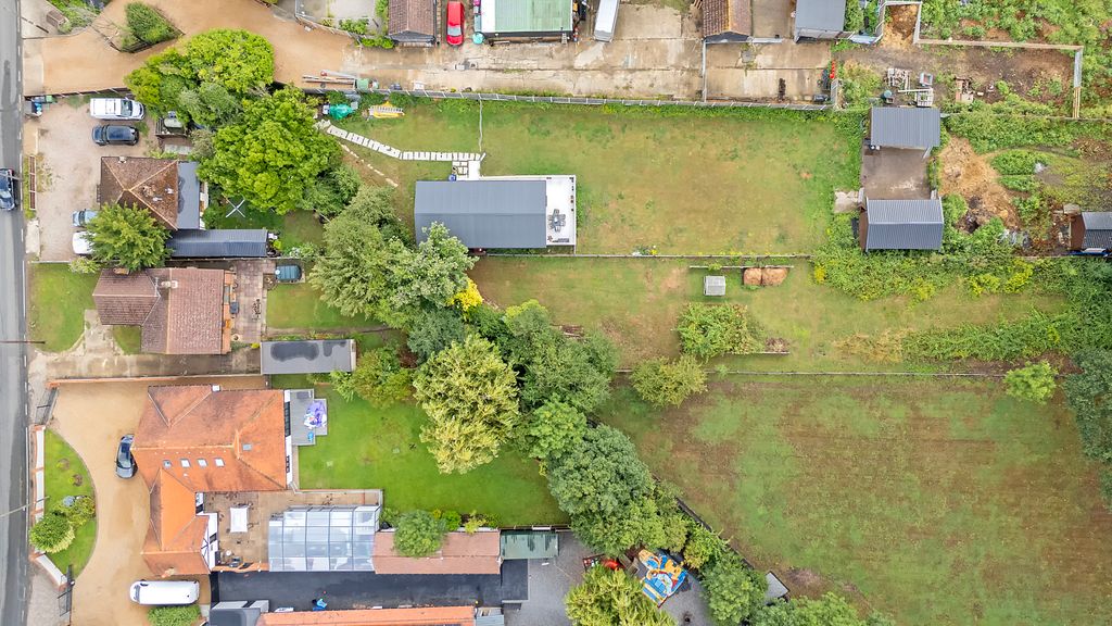 Property photo 1 of 16 Picture No. 05