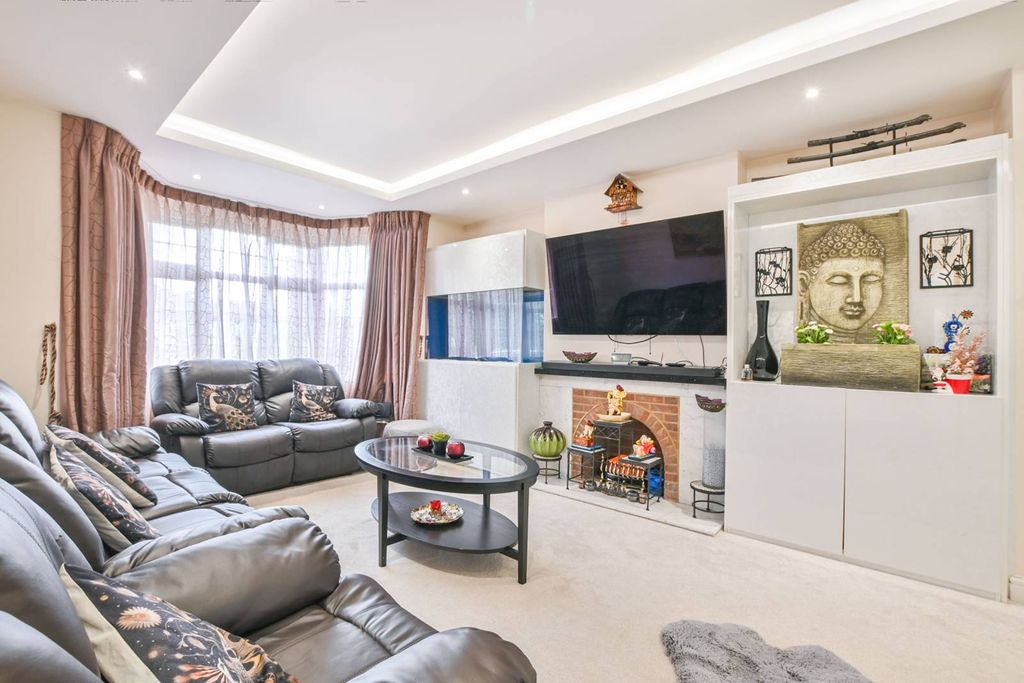 Property photo 3 of 22