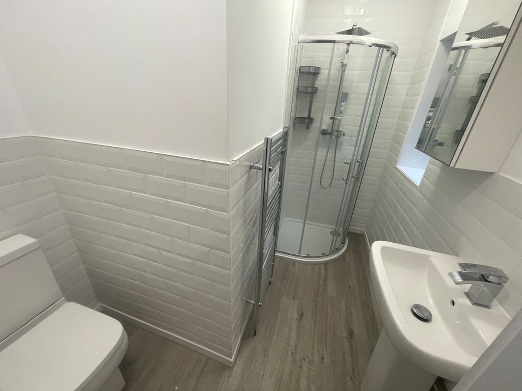 Property photo 2 of 4 Bathroom