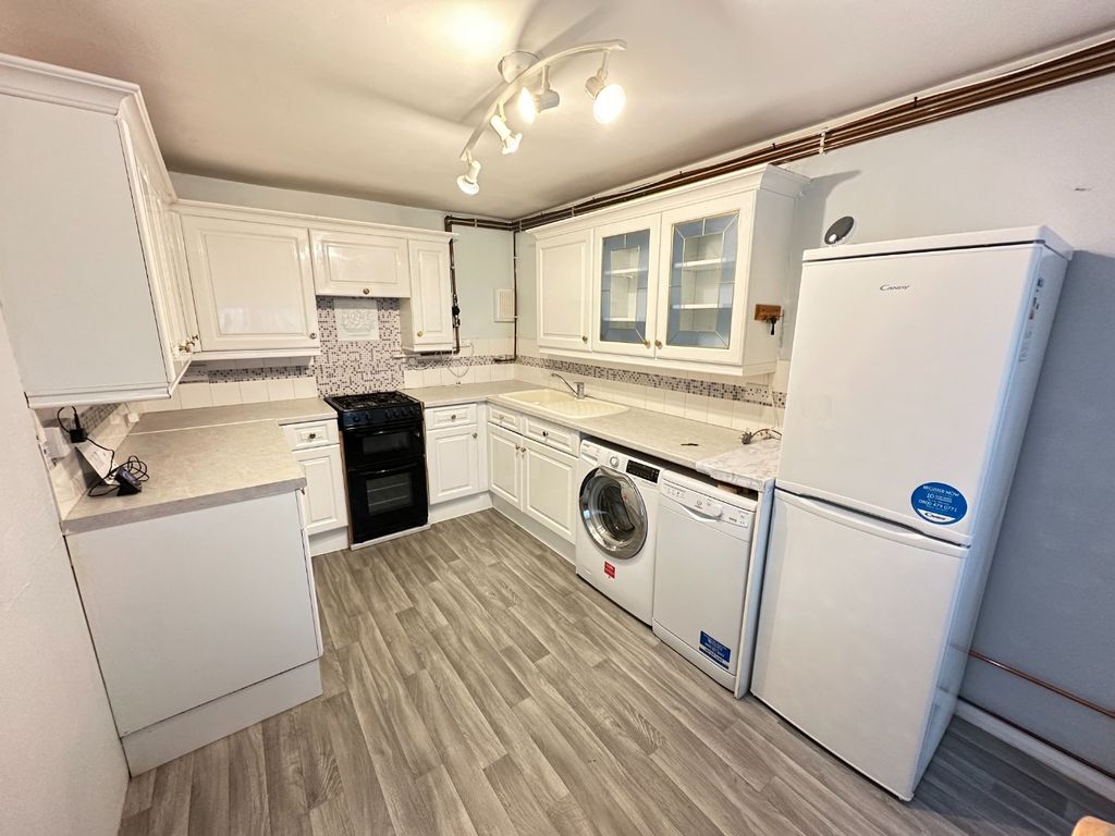 Property photo 3 of 8 3331213