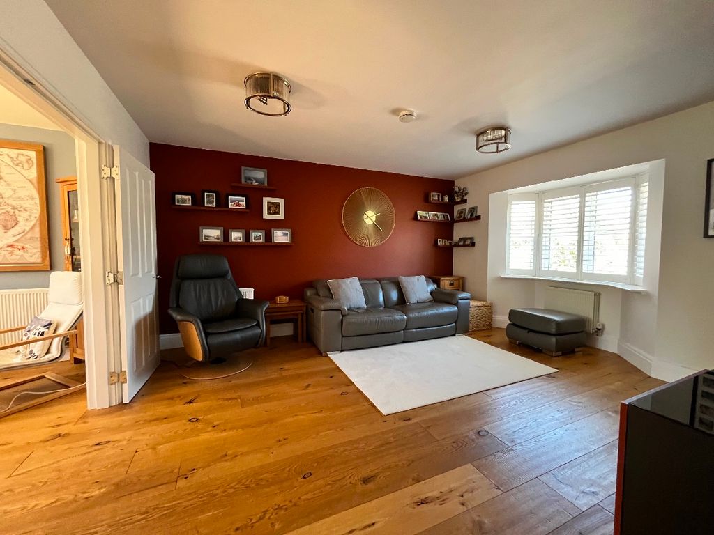 Property photo 2 of 22