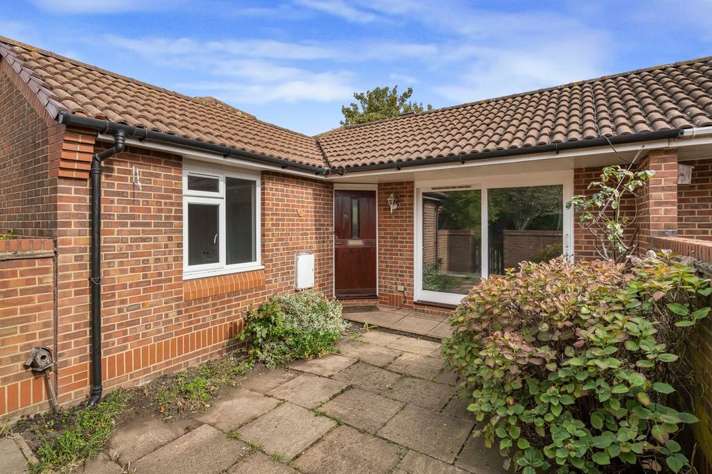 Property photo 1 of 11