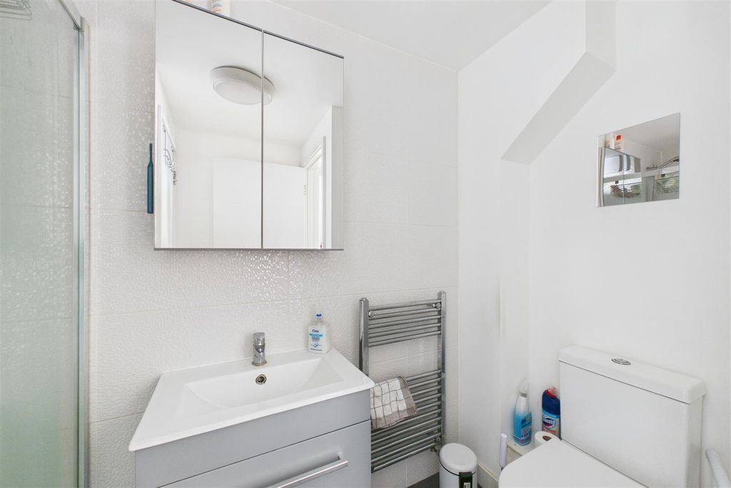 Property photo 3 of 9 Cam03993G0-Pr0167-Still008.Jpg