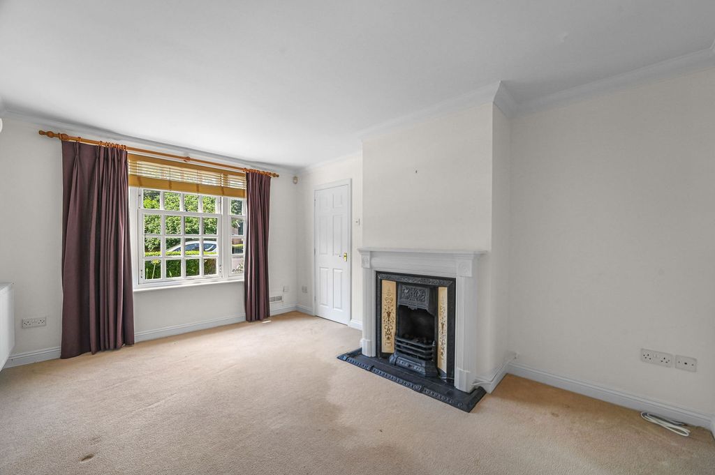 Property photo 3 of 13