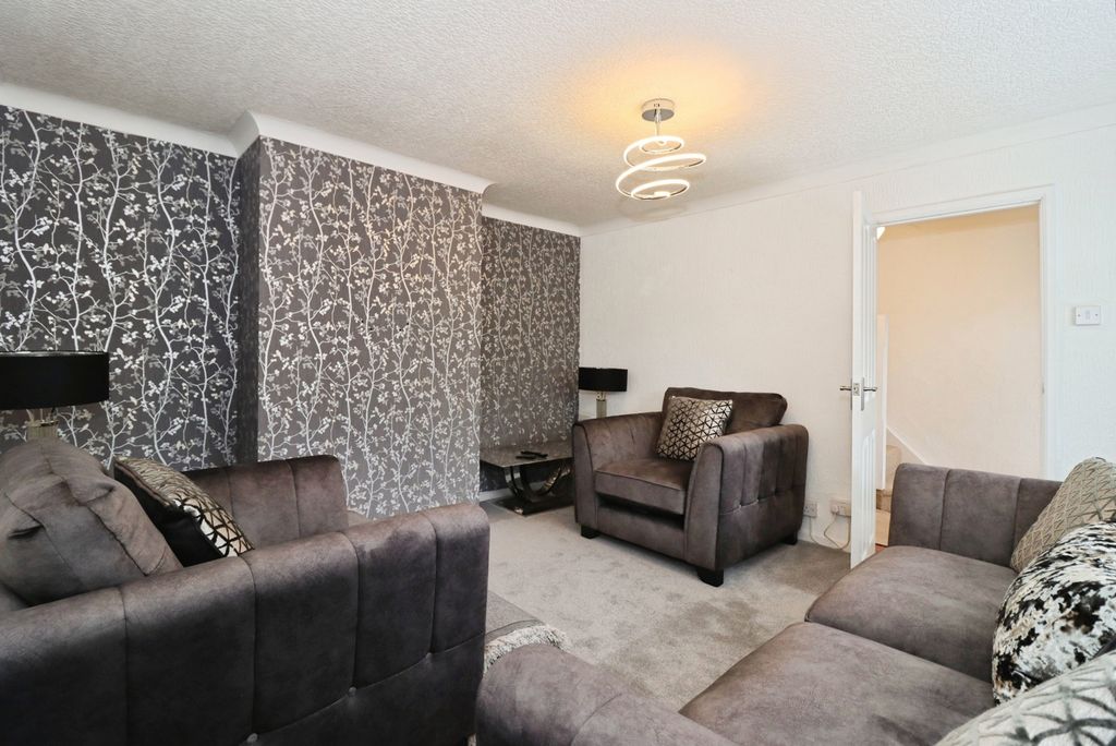 Property photo 2 of 20 Pbox-Img.Jpg