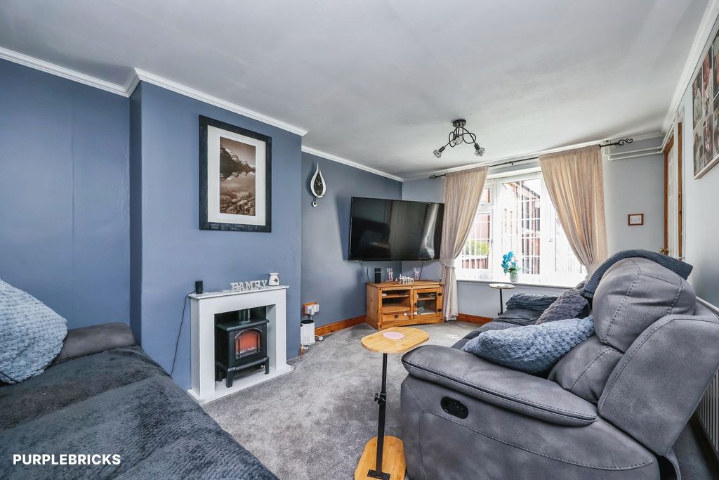 Property photo 3 of 28