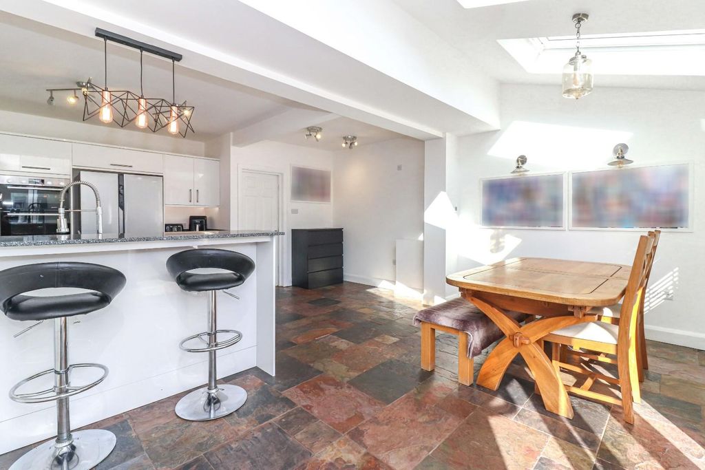 Property photo 3 of 19 Family Room/Kitchen