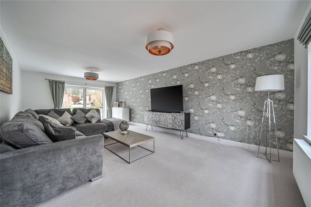 Property photo 2 of 26 Living Room