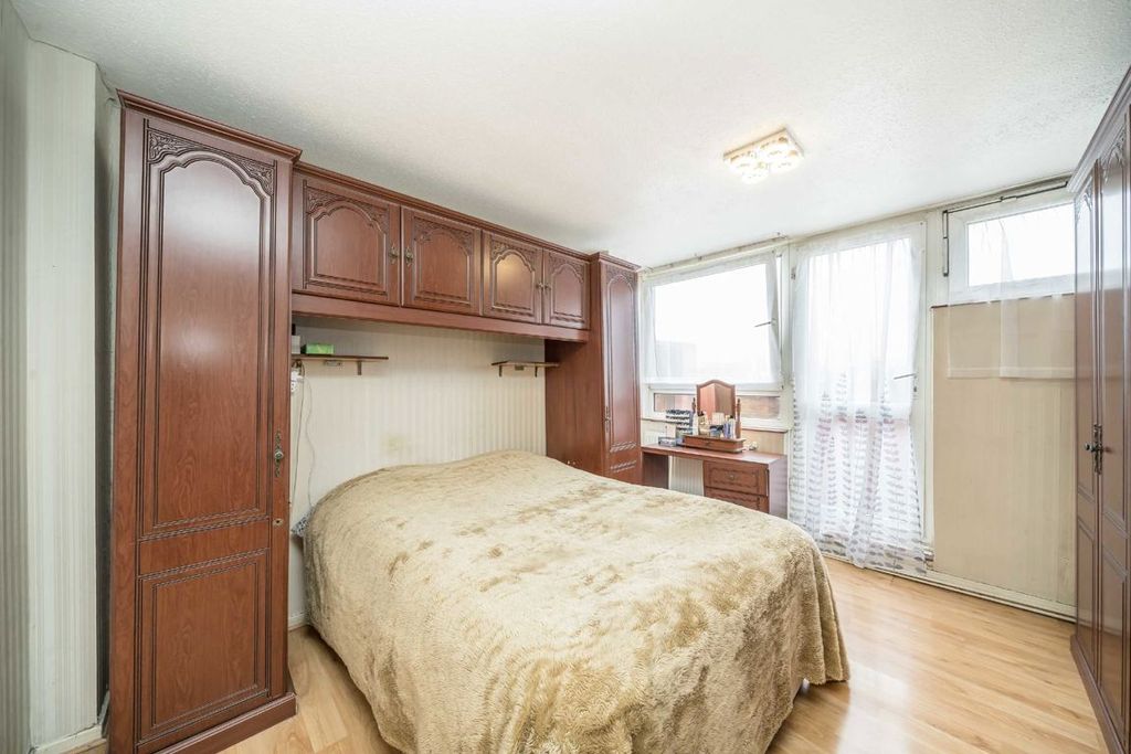 Property photo 3 of 5