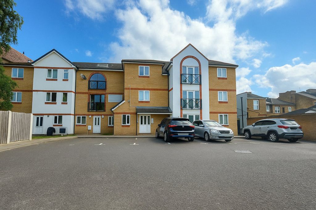 Property photo 1 of 5 Front Aspect