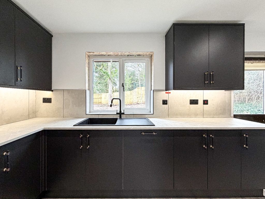 Property photo 3 of 13 4683943