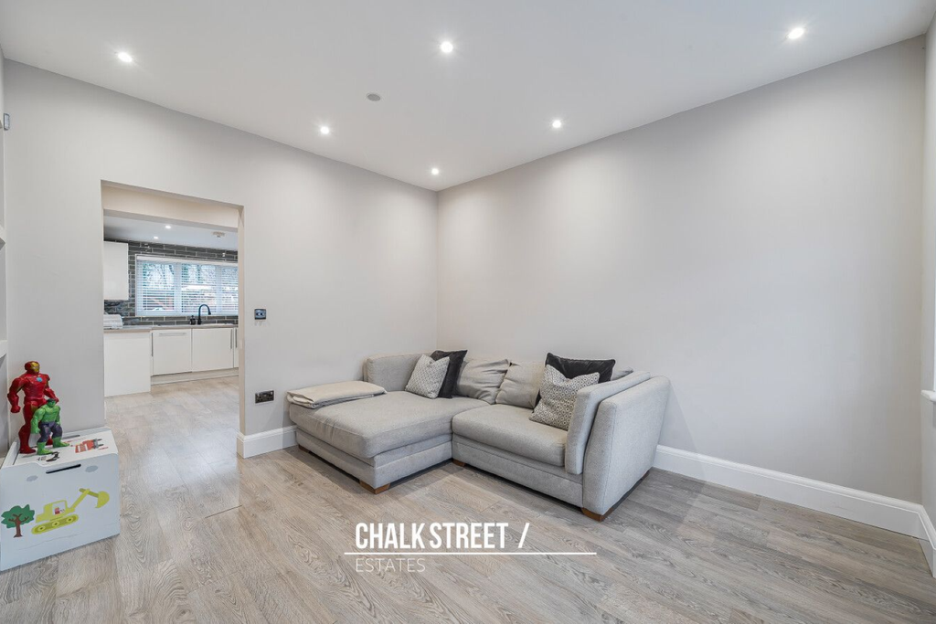 Property photo 3 of 20