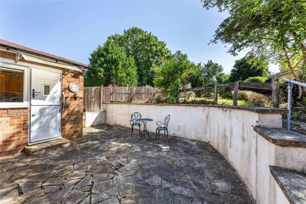 Property photo 3 of 16 Picture No. 12