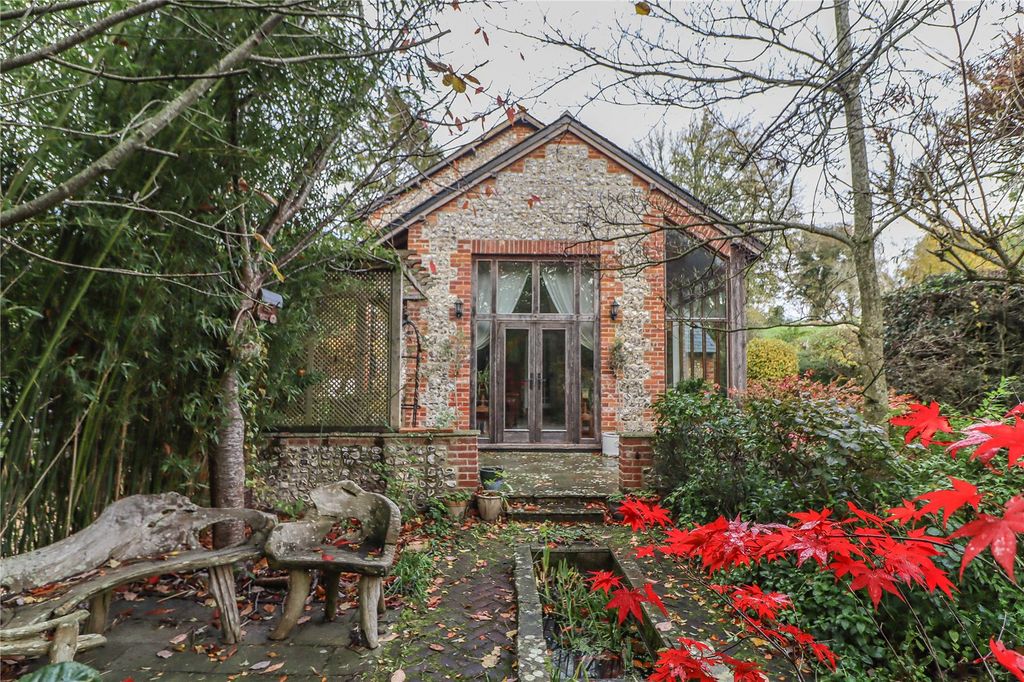 Property photo 2 of 28 Picture No. 34