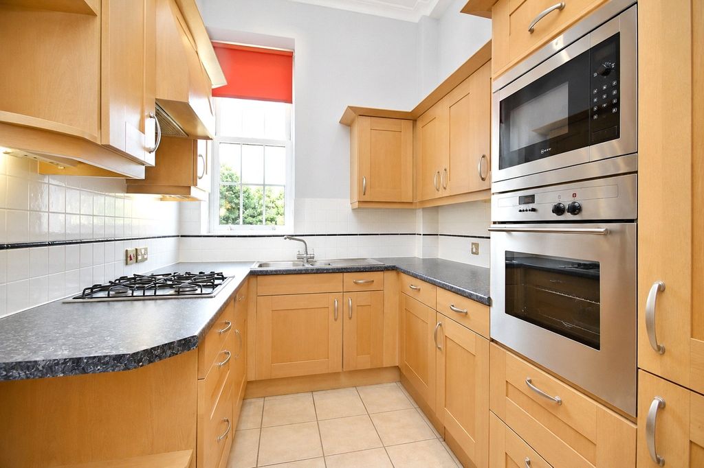 Property photo 3 of 8 Picture No. 16