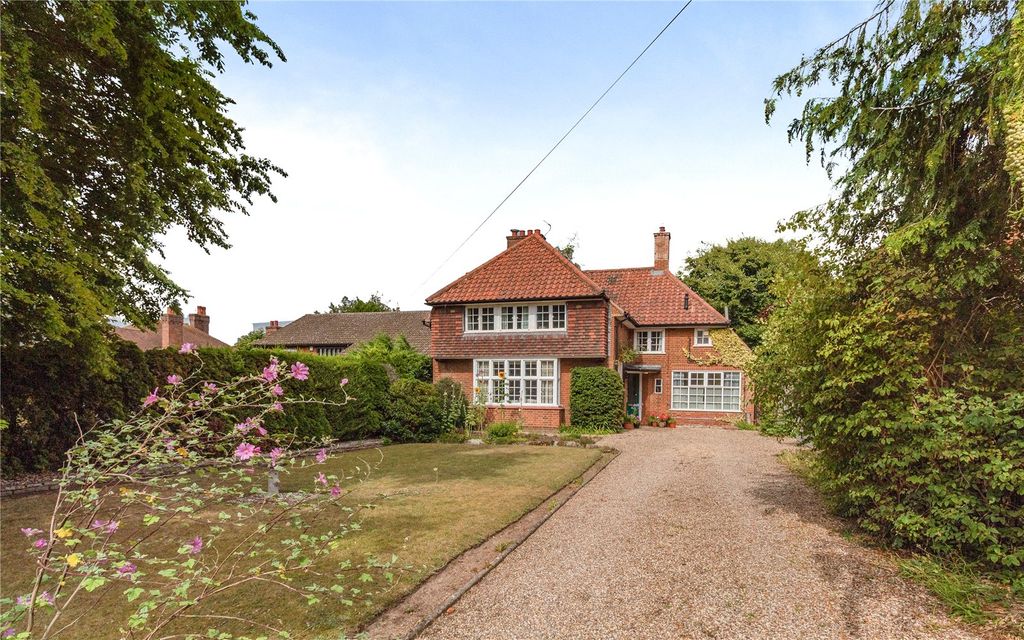 Property photo 1 of 18 20 Bluebell Road