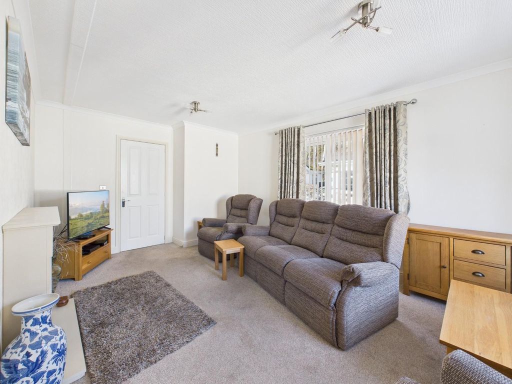 Property photo 3 of 12 Cam04899G0-Pr0271-Still001.Jpg