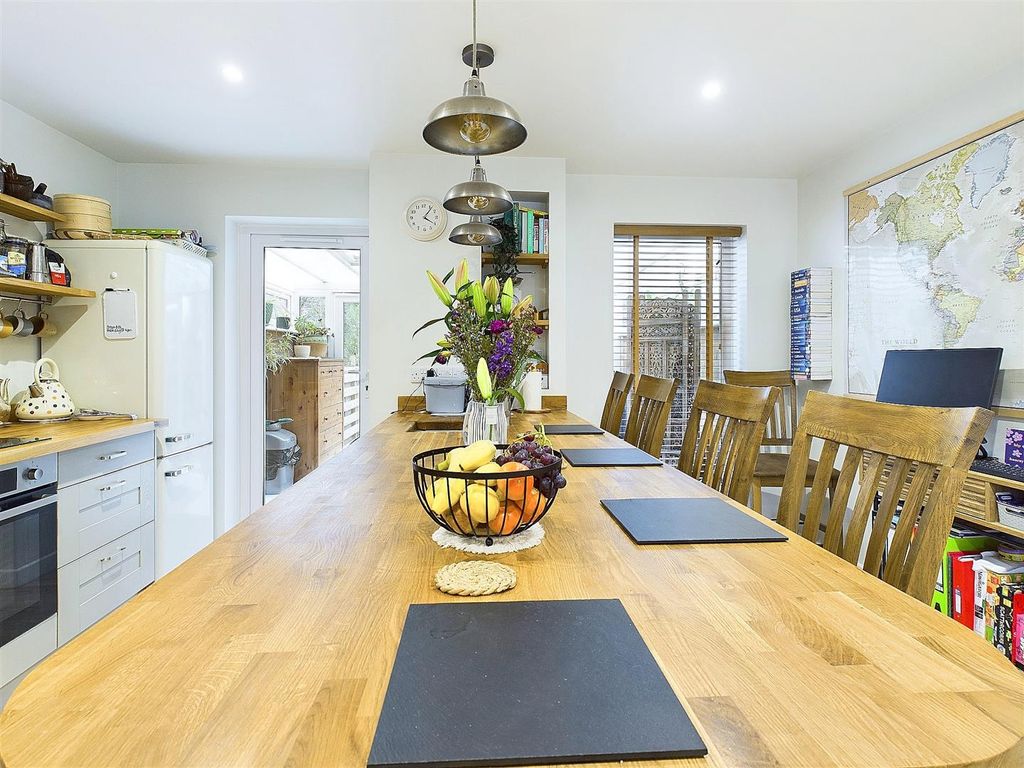 Property photo 3 of 16 Dining Area