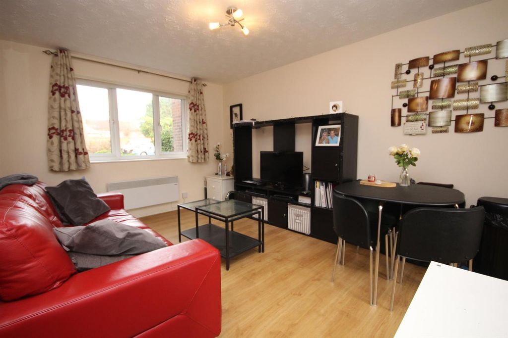 Property photo 2 of 7