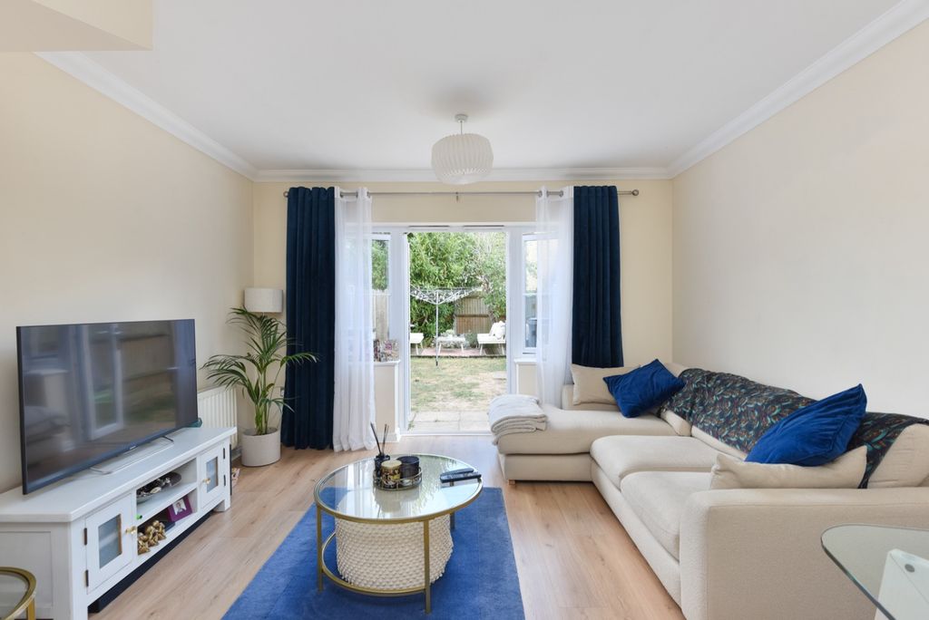 Property photo 3 of 13 43330115