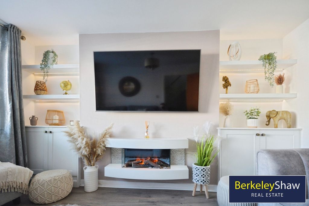 Property photo 3 of 23 Pbox-Img.Jpg