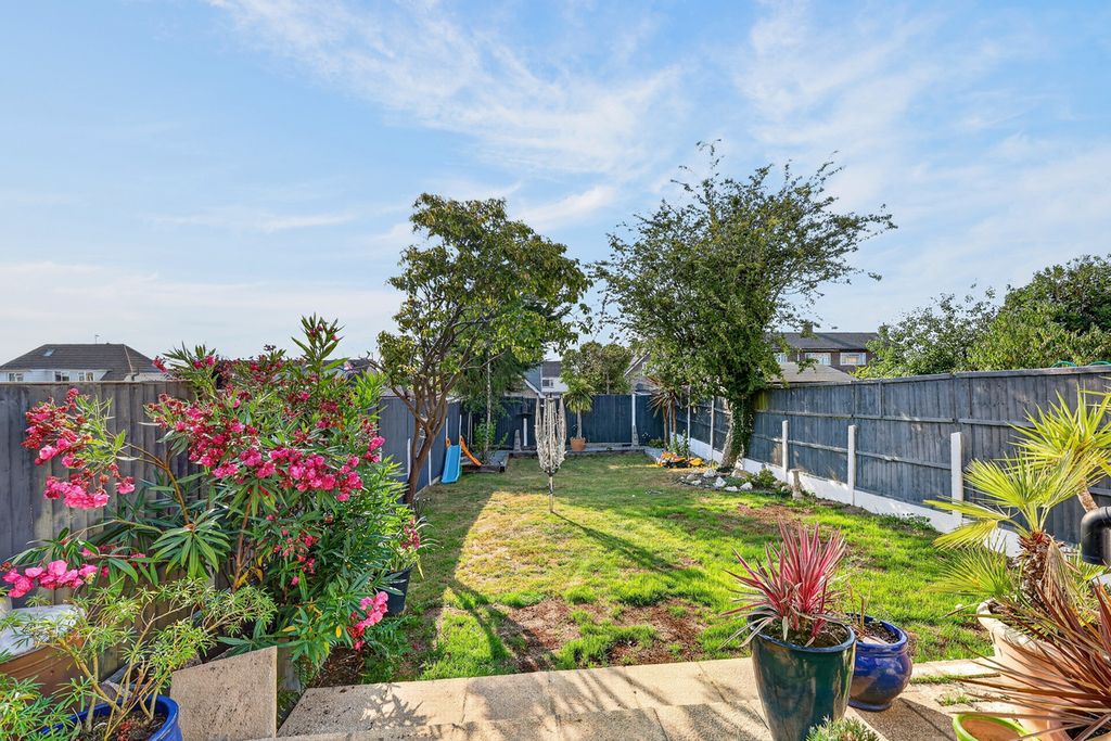 Property photo 2 of 24