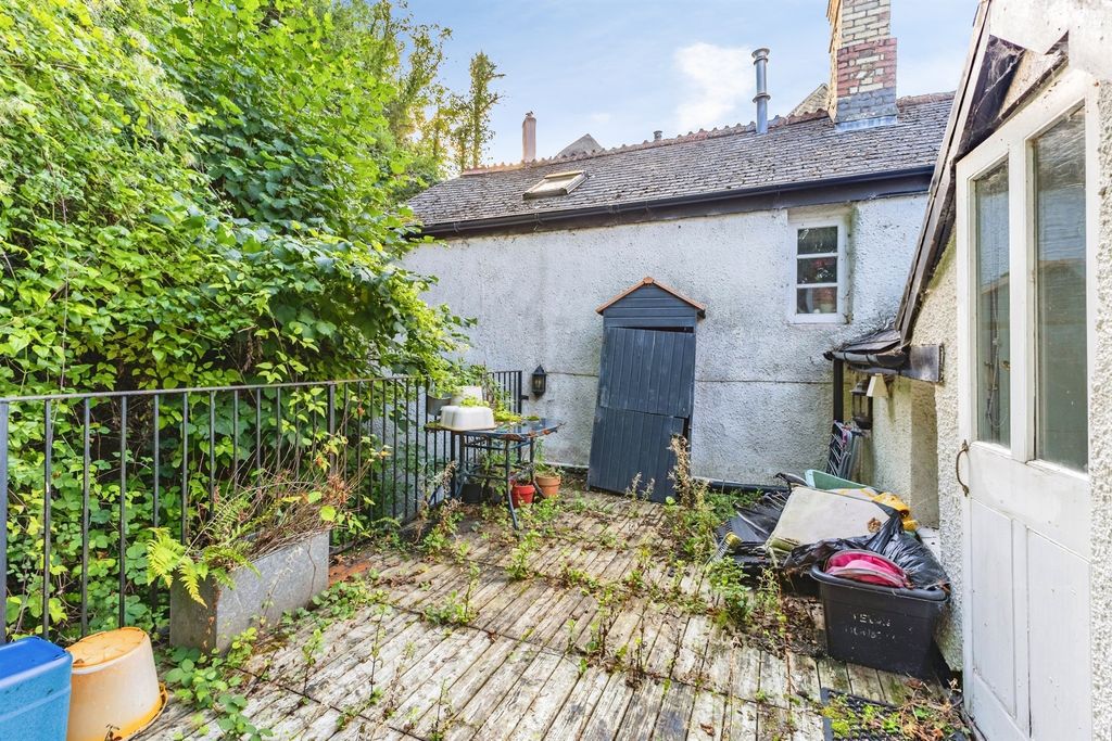 Property photo 3 of 15