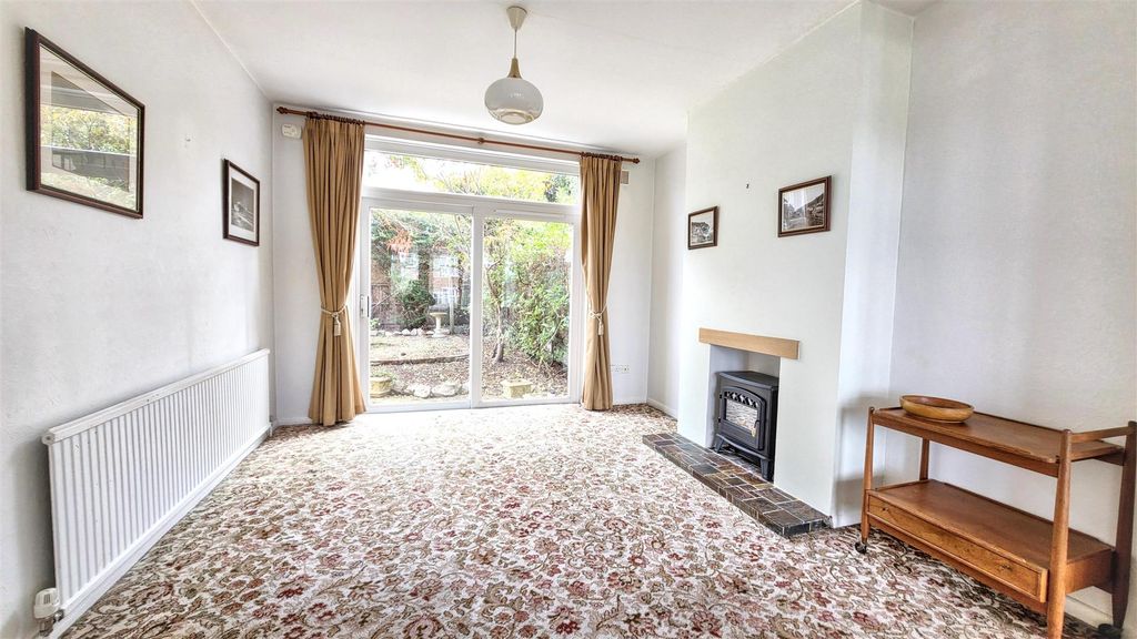 Property photo 3 of 15 10871.Jpg