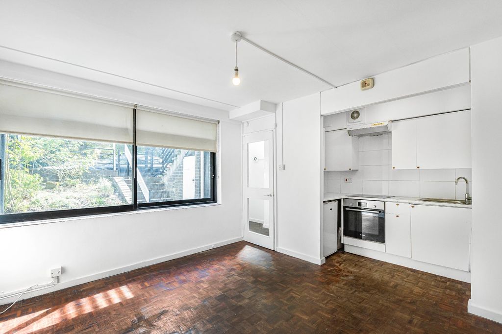 Property photo 1 of 19 Reception Room