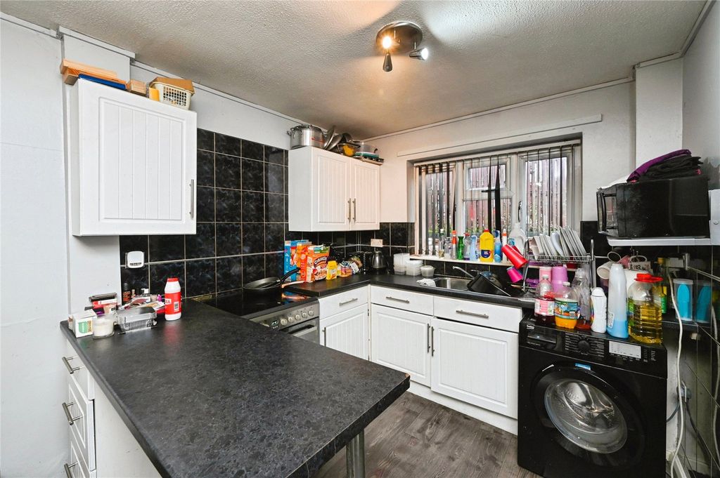 Property photo 2 of 16 Picture No. 10