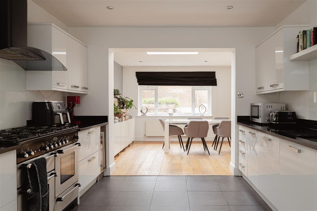 Property photo 3 of 25 2.Jpg