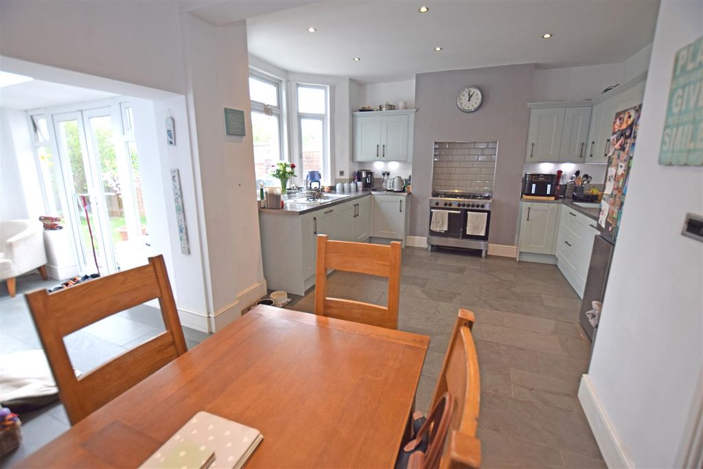 Property photo 3 of 19 Kitchen-Diner.Jpg