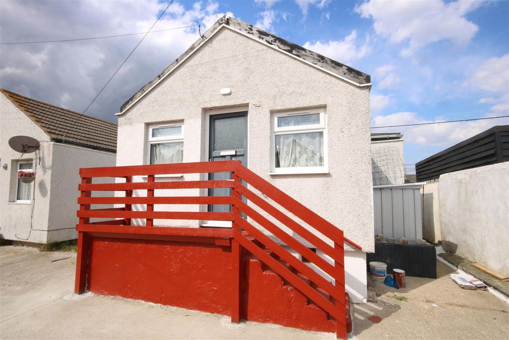 Property photo 1 of 9 External.Jpg