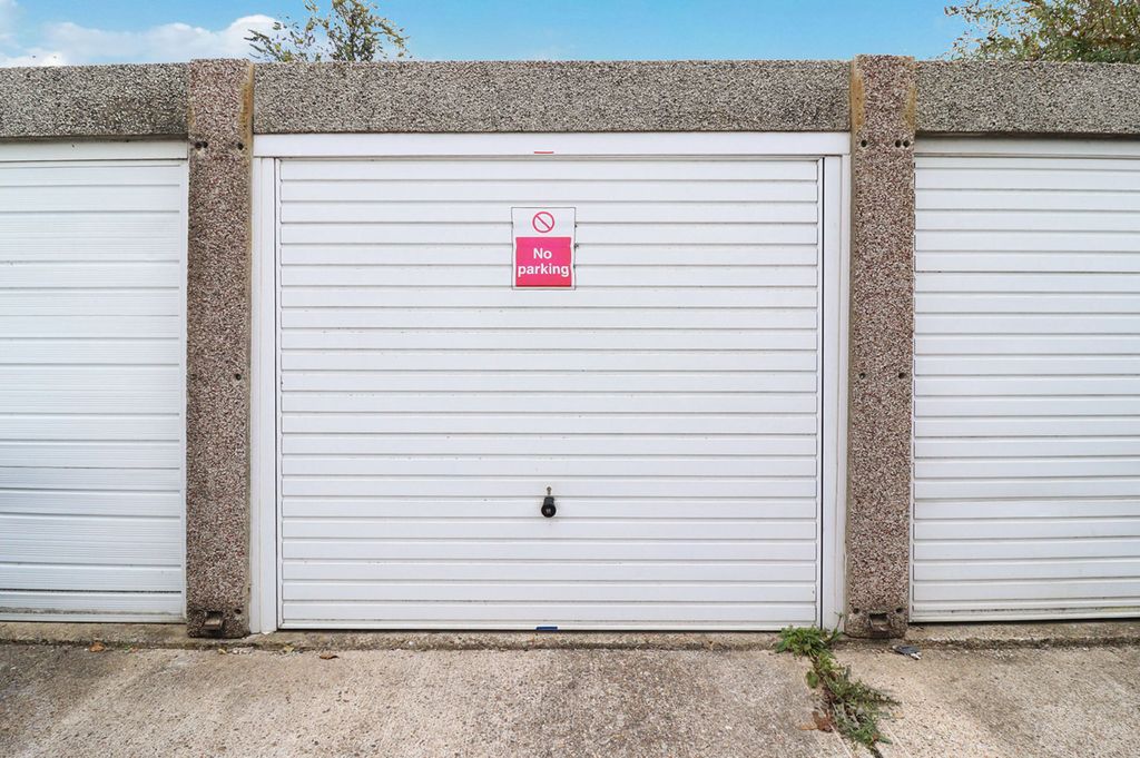 Property photo 2 of 19 Picture No. 22