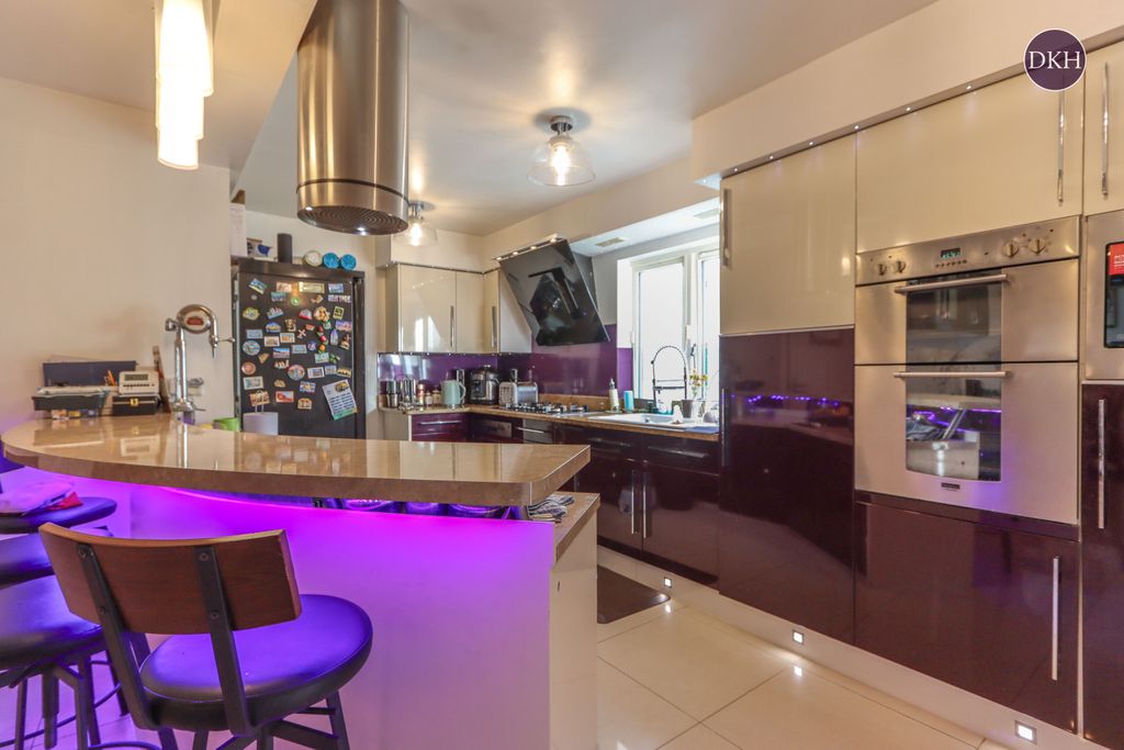 Property photo 3 of 19 Picture No. 15