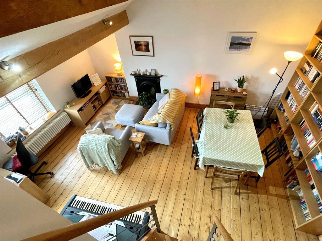 Property photo 1 of 17 Living Space