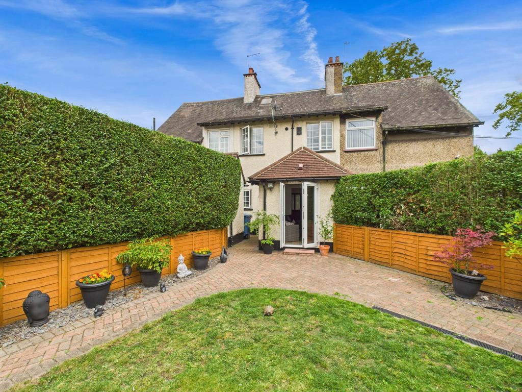 Property photo 1 of 11 4384424