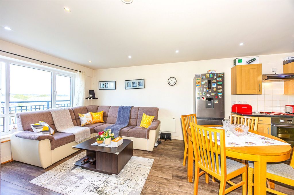 Property photo 3 of 17 Picture No. 10