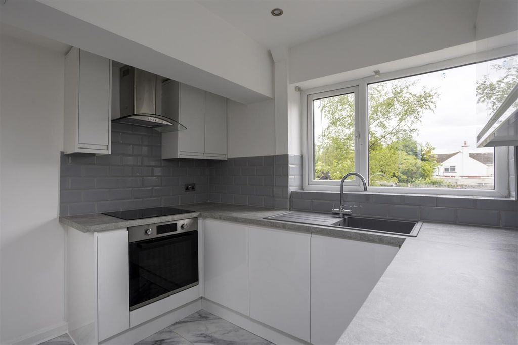 Property photo 2 of 17 10_Calcaria_Road_5.Jpg
