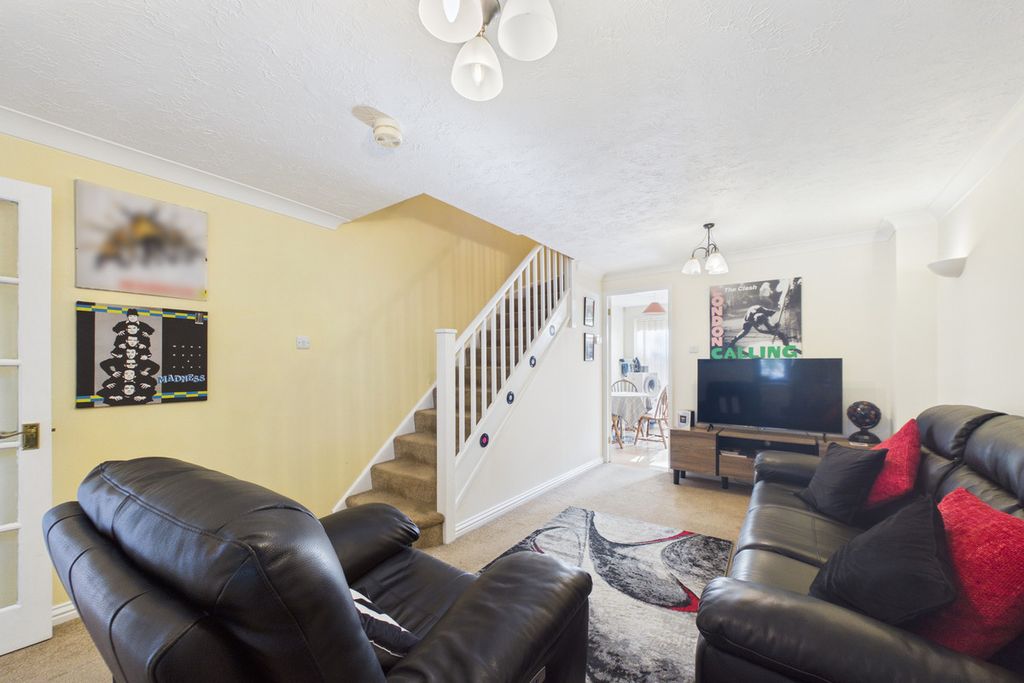 Property photo 2 of 12